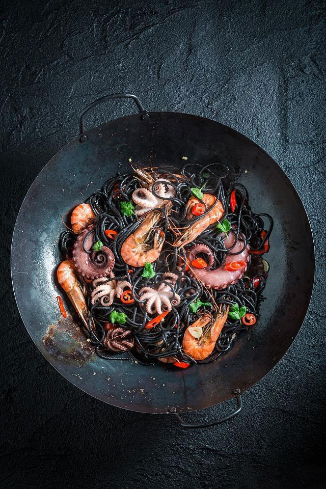 八爪魚哪個部位不能吃?網(wǎng)紅吃八爪魚為什么要爆頭? 八爪魚哪個部位不能吃?網(wǎng)紅吃八爪魚為什么要爆頭?